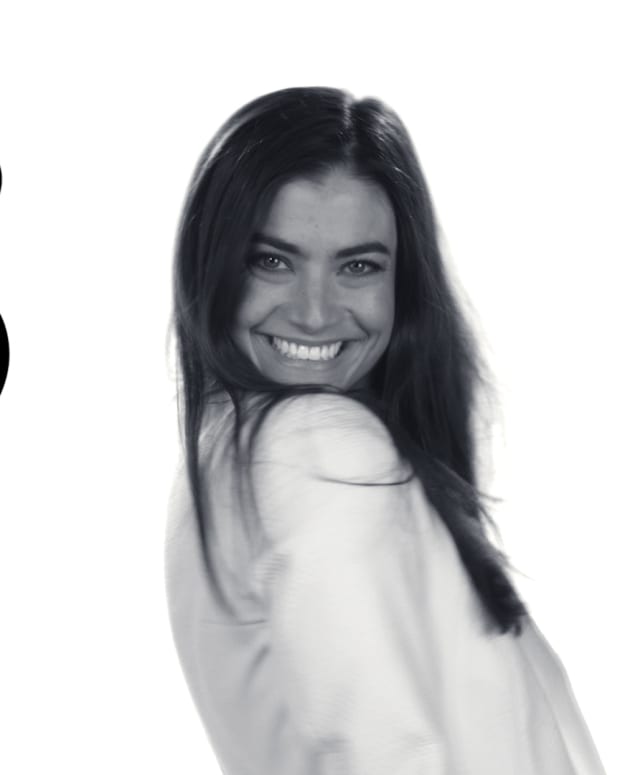 SI Swimsuit Rookie Lauren Mellor: Beauty and Brains (image)